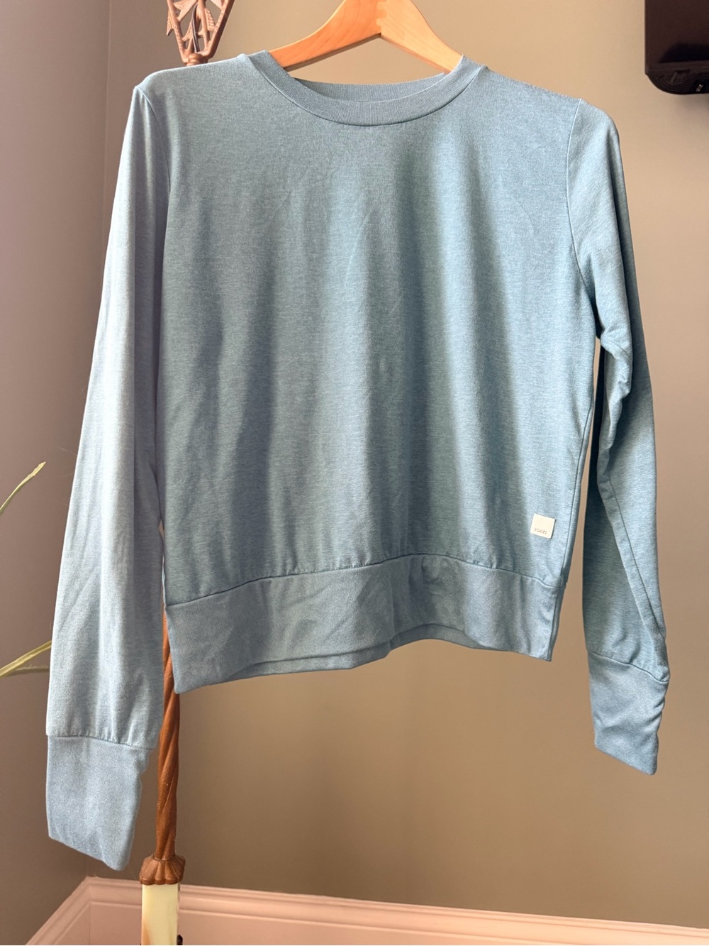 Vuori Long Sleeve Crewneck Performance Pullover Blue